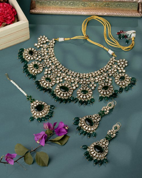 Royal Emerald Aura Kundan Bridal Set - 20% OFF