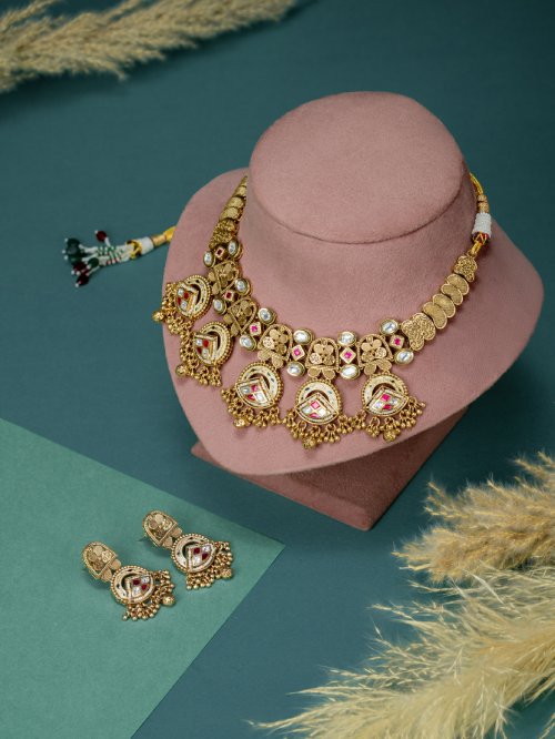 Golden Grace Kundan Set - 20% OFF